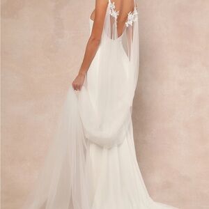 Lulu's Elegant White Wedding Dress and Veil